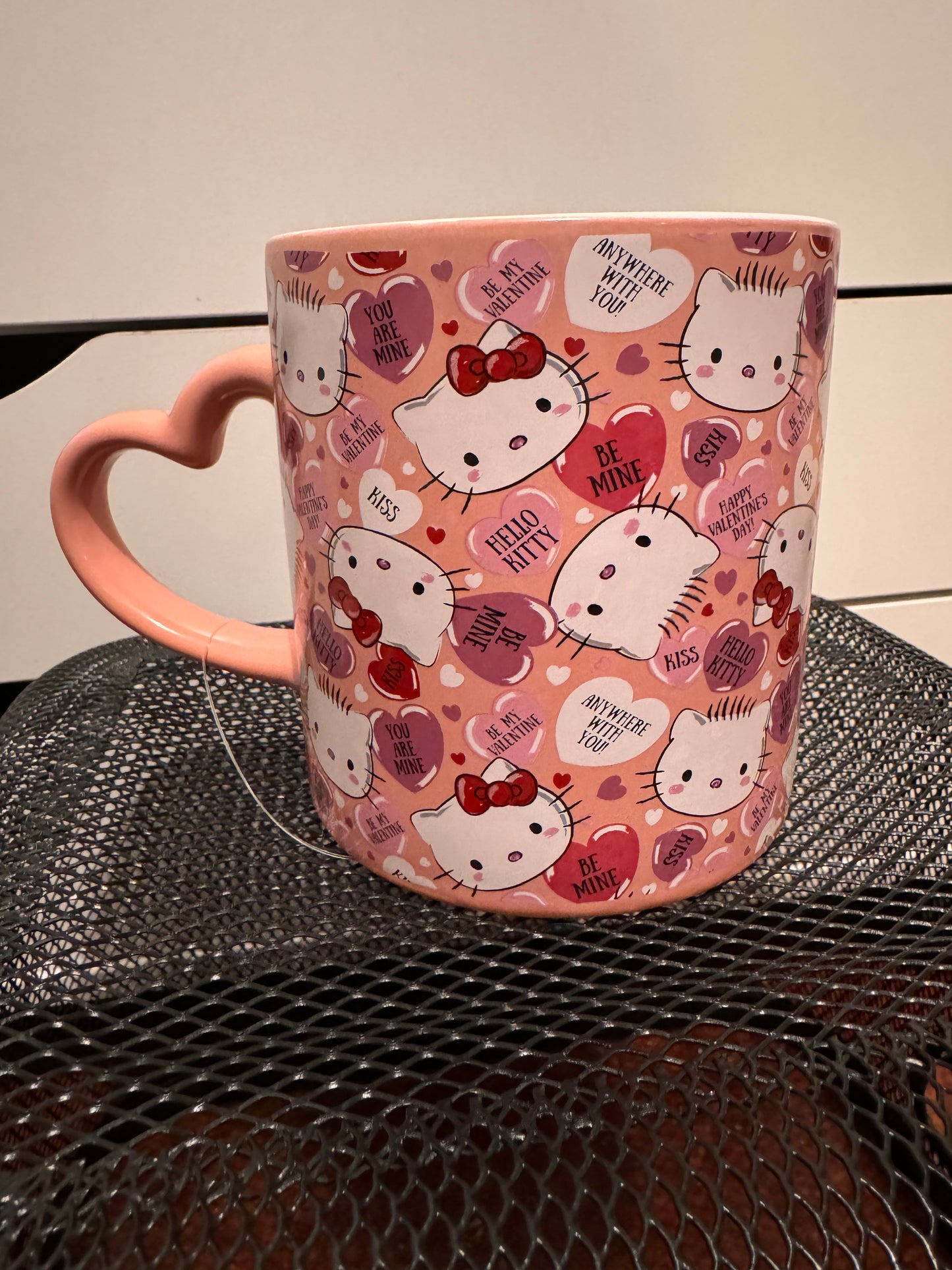 HK light pink heart mug